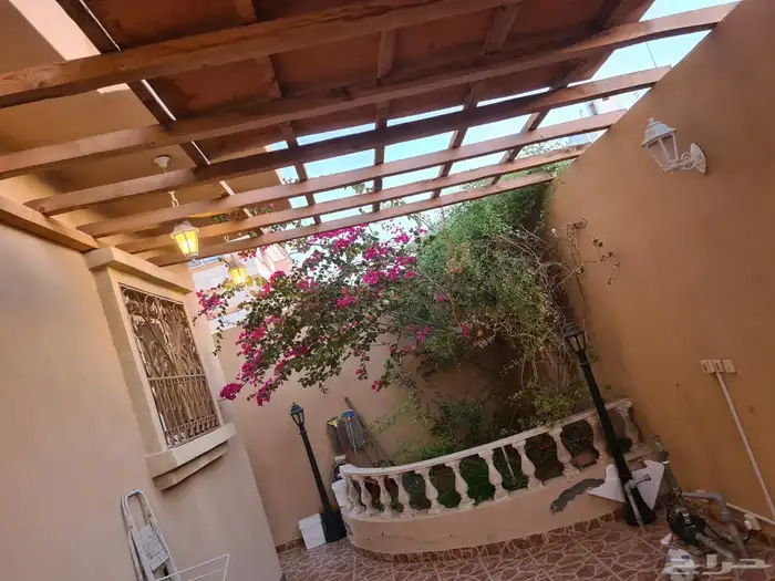 للبيع عمارة في حي الفلاح 2