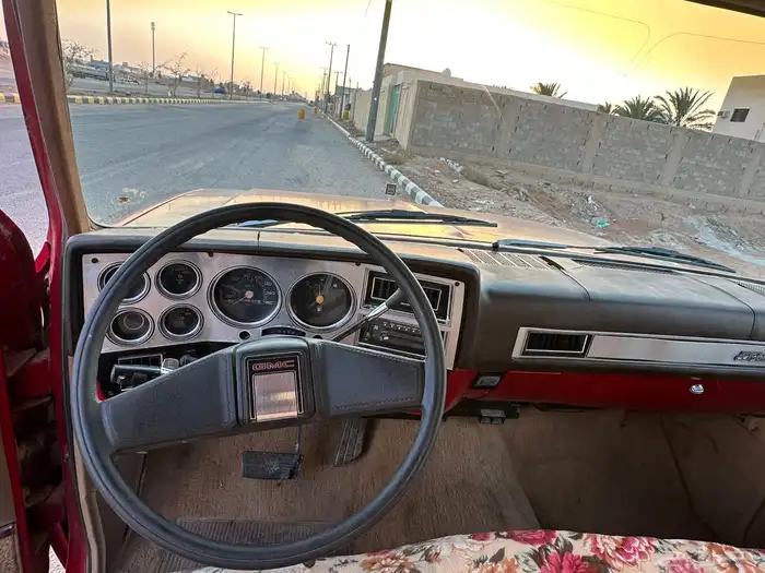 جمس 1984 GMC سوبربان 4