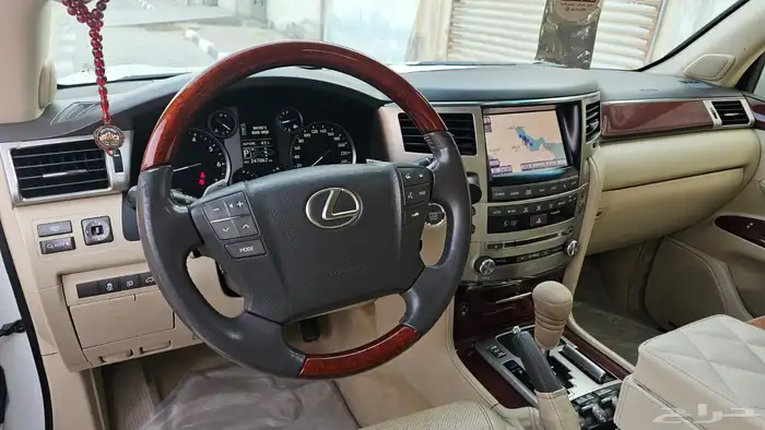للبيع لكزز 2013 5