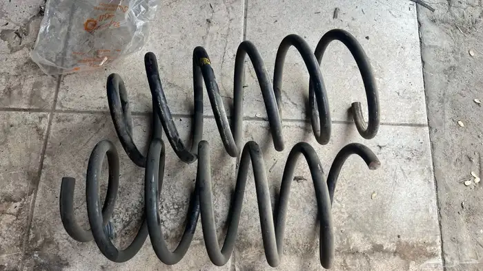 يايات خلفيه لاندكروزر 0