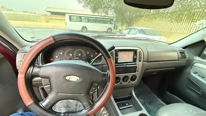 Ford Explorer 2004 everything good 2
