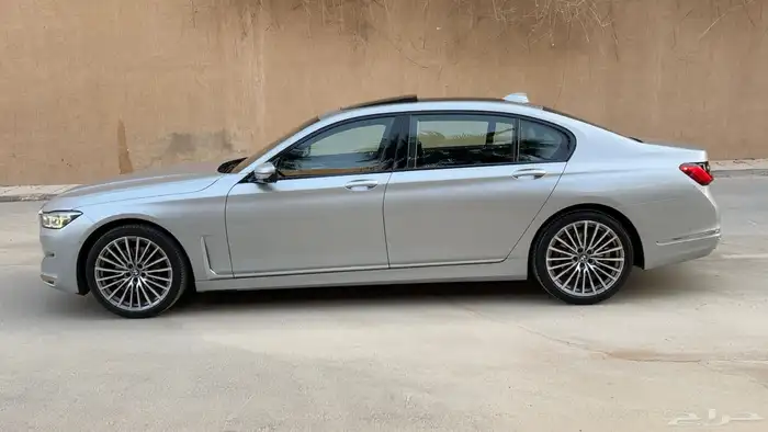 بي ام 730 2020 (صيانه مجانيه) بحالة الوكاله 5