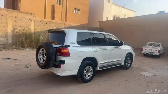 لاندكروزر 2008 3