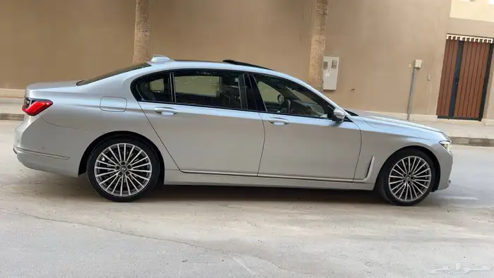 بي ام 730 2020 (صيانه مجانيه) بحالة الوكاله 53