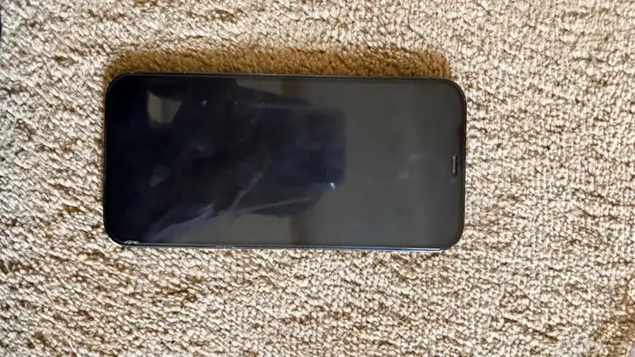 للبيع آيفون 12 برو ماكس 0