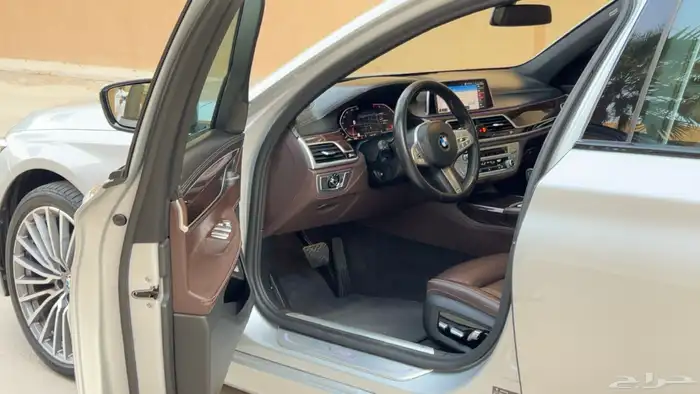 بي ام 730 2020 (صيانه مجانيه) بحالة الوكاله 15