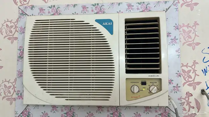 ثلاجة هيتاشي ابيض و3 مكيفات 2 جنرال الاصلي 1 Akai وفرن غاز 3