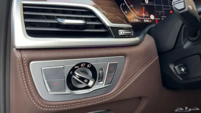 بي ام 730 2020 (صيانه مجانيه) بحالة الوكاله 16