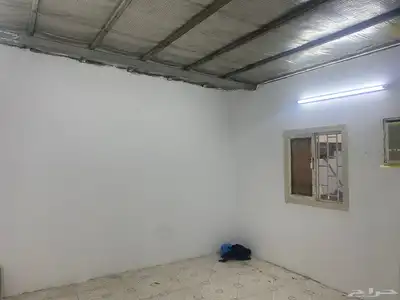 غرف عزاب حمراء الاسد 750 0