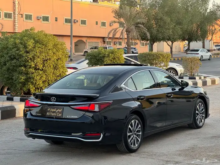 لكزس ES300hهايبرد -2024 عبداللطيف جميل 14