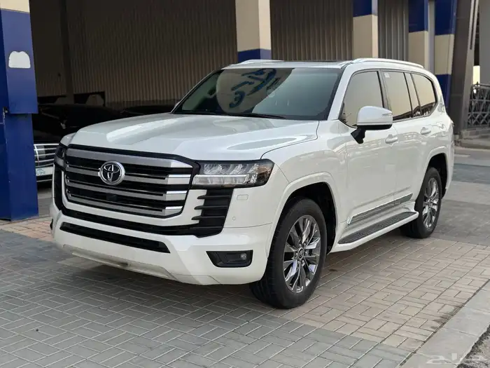 لاندكروزر جي اكس ار L3 2022 عبداللطيف جميل 0