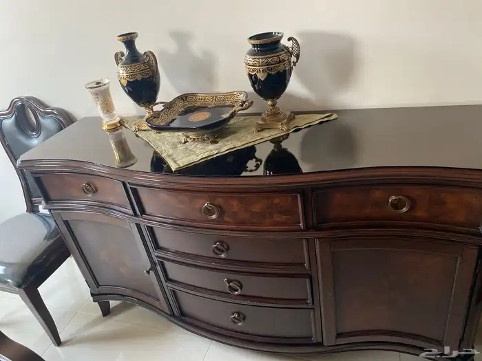طاولة طعام و ارفف 3