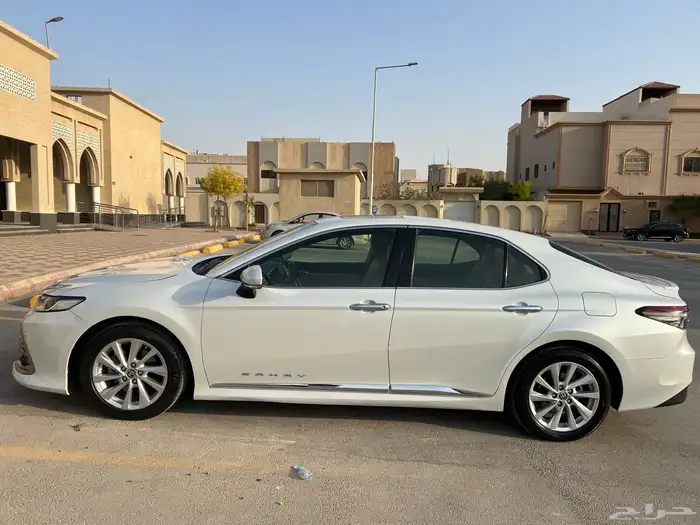 كامري 2023 GLE ( نظيف ) بنزين 7