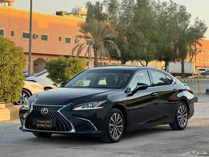 لكزس ES300hهايبرد -2024 عبداللطيف جميل 3