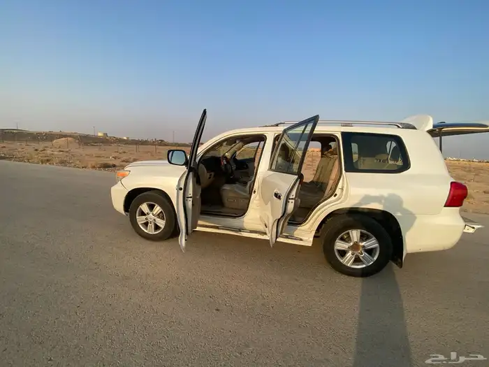 جيب جكسار فل كامل ثمانية سلندر 2014 3
