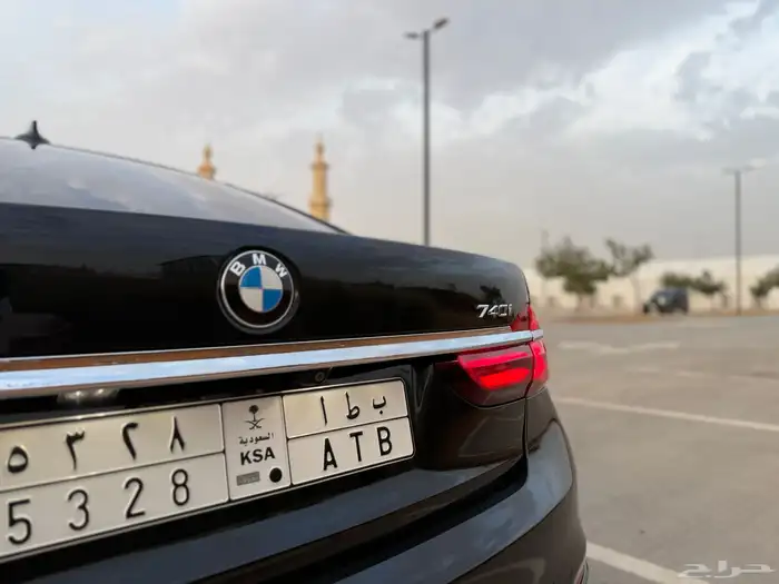 بي ام دبليو 740 منوة 6 سلندر 0