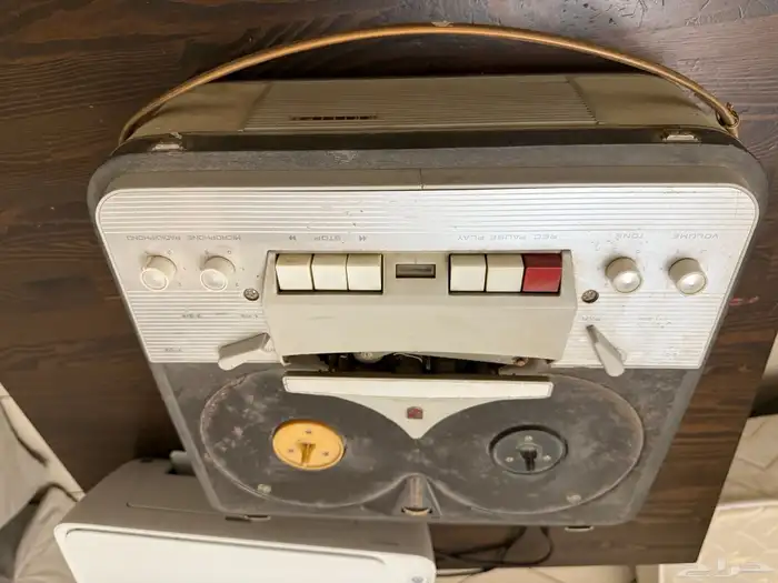 مسجل ومشغل الإسطوانات قديم تراثي DVD 1