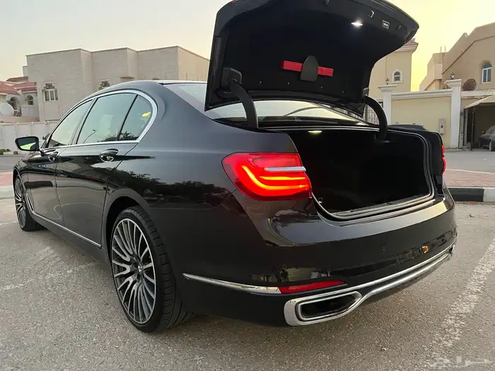 بي ام دبليو ( 750 li ) الموديل 2016 مخزن شبه جديد 62
