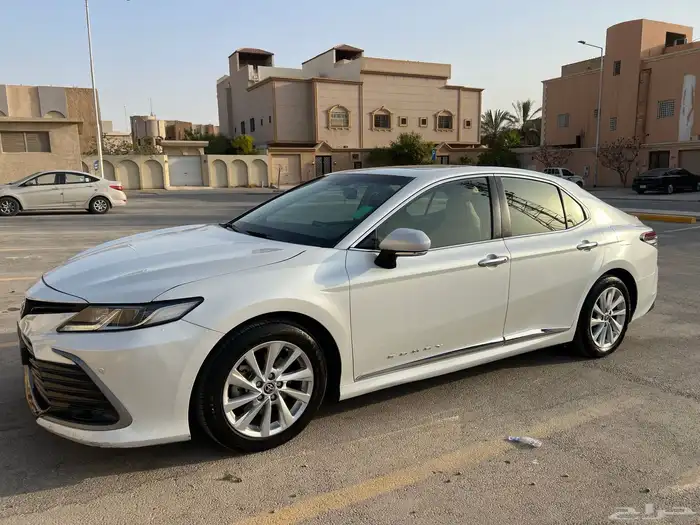 كامري 2023 GLE ( نظيف ) بنزين 2