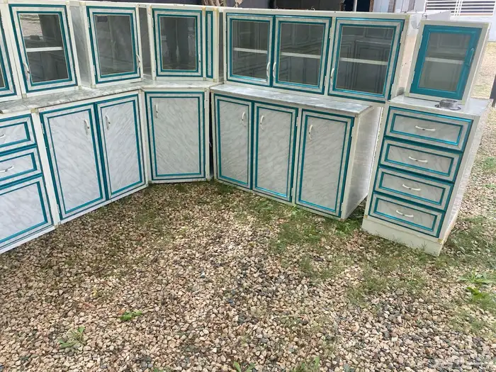 دولاب مطبخ نظيف 3 واجهات 3