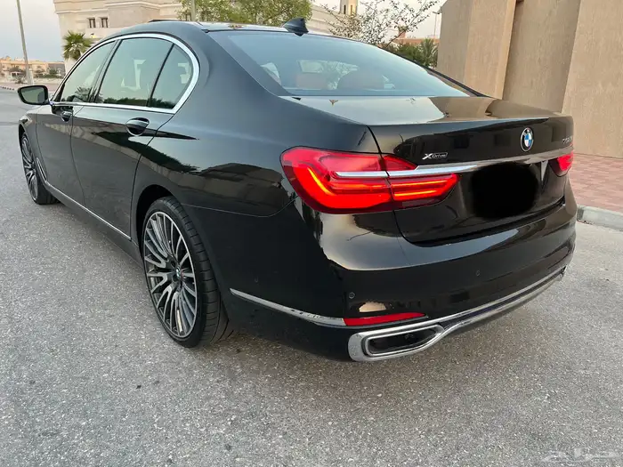 بي ام دبليو ( 750 li ) الموديل 2016 مخزن شبه جديد 9