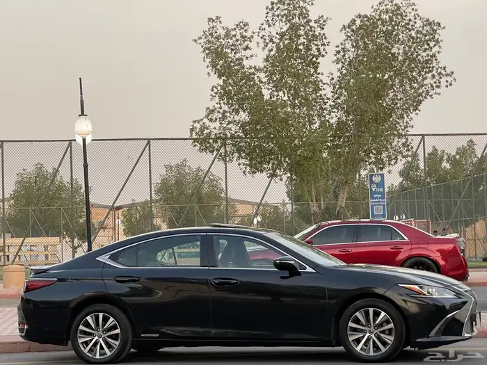لكزس-ES300h-2020(ممشي70الف) 8