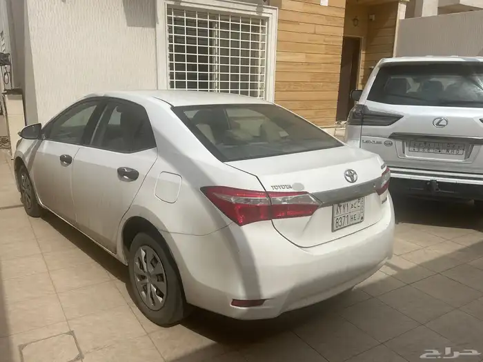 كورلا 2014 مكينة حجم 2000 قير عايدي 0