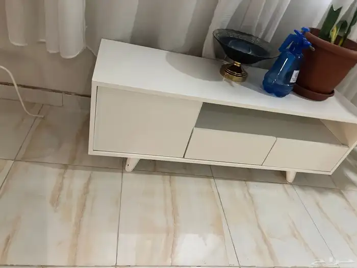 طاولة تلفاز 1