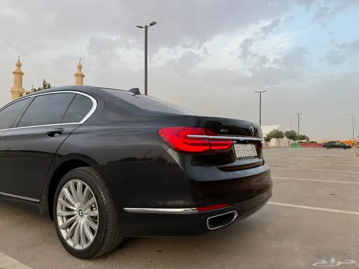 بي ام دبليو 740 منوة 6 سلندر 32