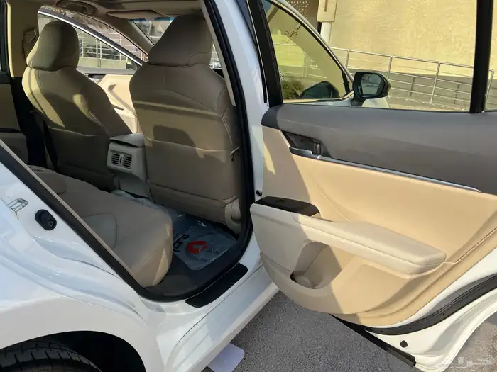 كامري 2023 GLE ( نظيف ) بنزين 33