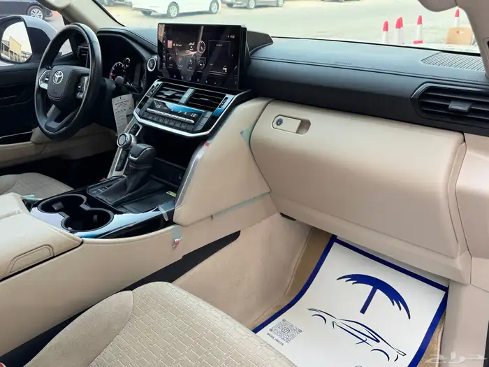 لاندكروزر جي اكس ار L3 2022 عبداللطيف جميل 11