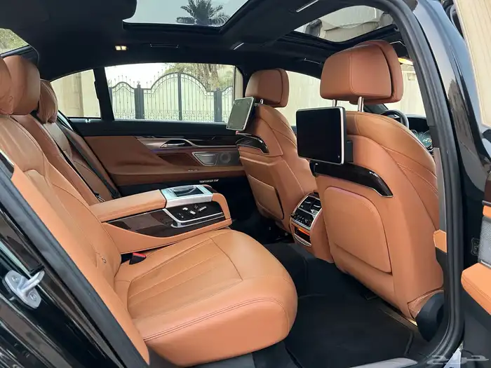 بي ام دبليو ( 750 li ) الموديل 2016 مخزن شبه جديد 29