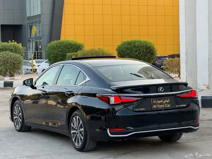 لكزس ES300hهايبرد -2024 عبداللطيف جميل 13