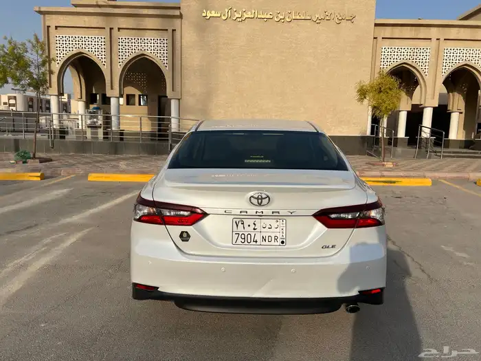 كامري 2023 GLE ( نظيف ) بنزين 10