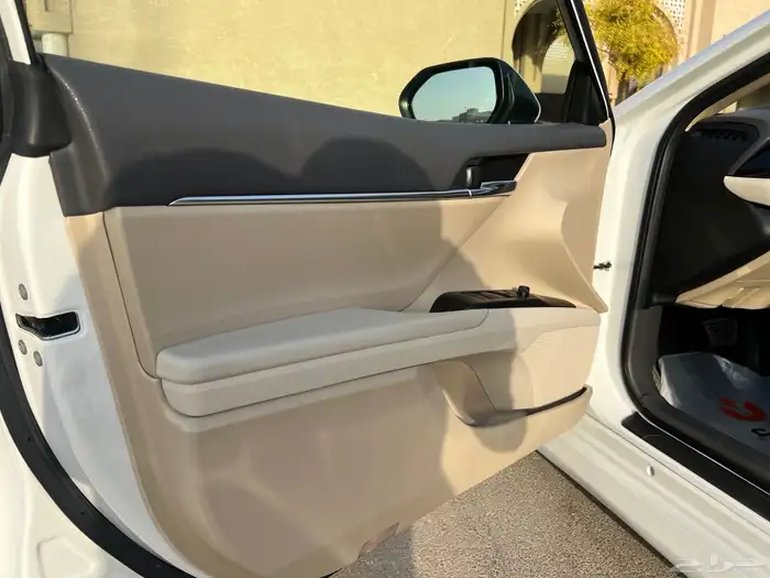 كامري 2023 GLE ( نظيف ) بنزين 15