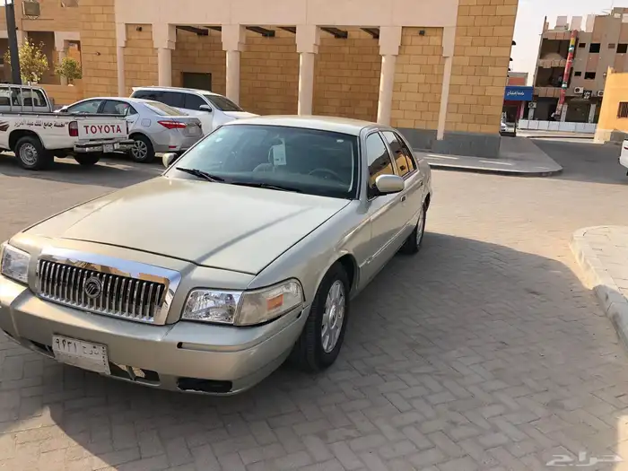 للبيع فورد جراند ماركيز 2004 مجدد نظييف 6