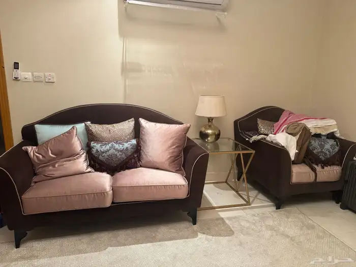 للبيع طقم كنب فاخر هوم سنتر   طاولات  ستائر 2