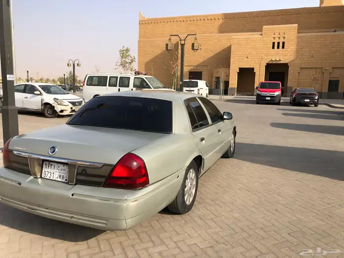 للبيع فورد جراند ماركيز 2004 مجدد نظييف 3