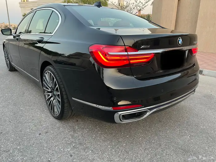 بي ام دبليو ( 750 li ) الموديل 2016 مخزن شبه جديد 13