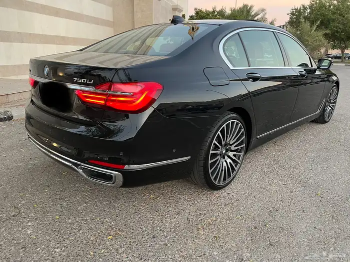 بي ام دبليو ( 750 li ) الموديل 2016 مخزن شبه جديد 77