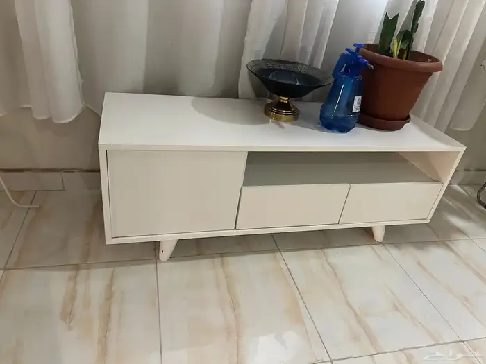 طاولة تلفاز 2