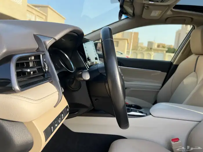 كامري 2023 GLE ( نظيف ) بنزين 18
