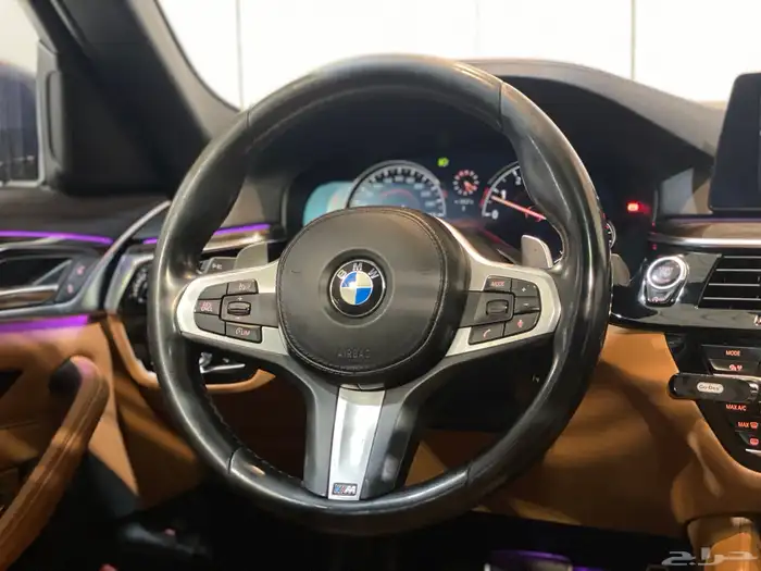 بي ام دبليو 530i kit m 2018 بحاله نظيفه جدا 10