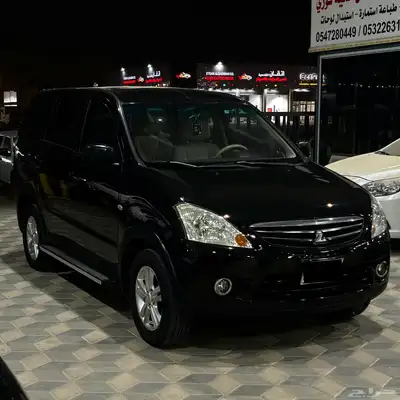 ميتسوبيشي CMC Z7 2012 عائلي ثلاث صفوف index