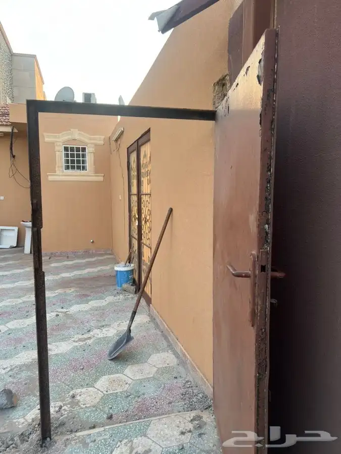 باب حديد 1