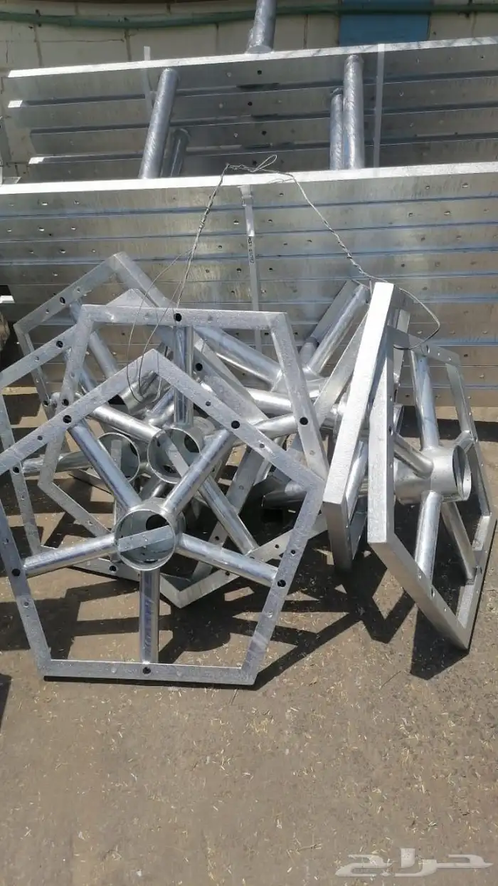 اعمدة ديكوري -شوارع -ساحات - ملاعب سواري على الطلب 6