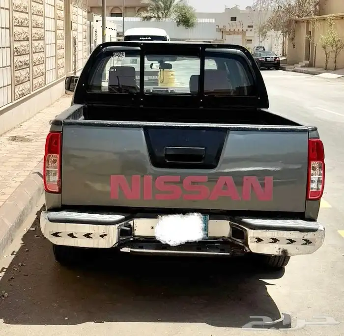 نيسان نافارا 1