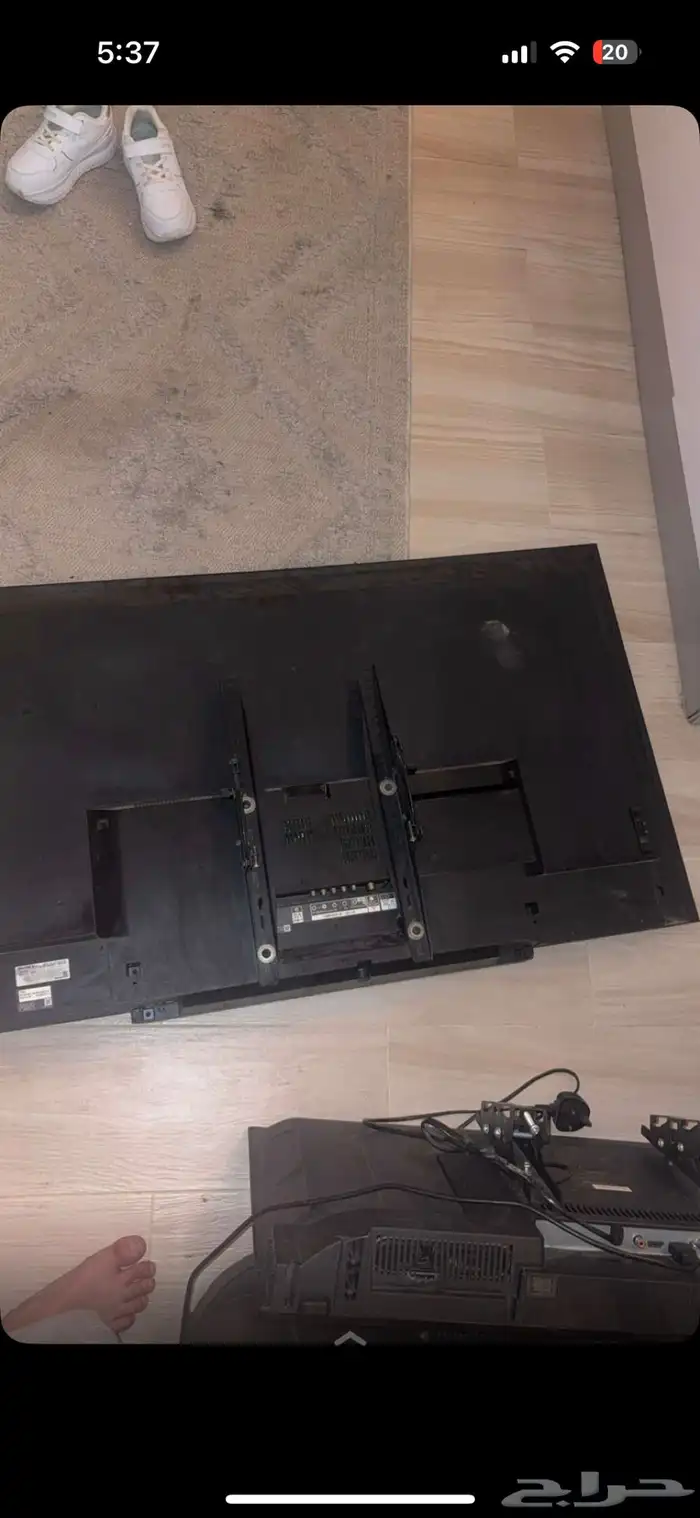 خمس شاشات بلازما 1