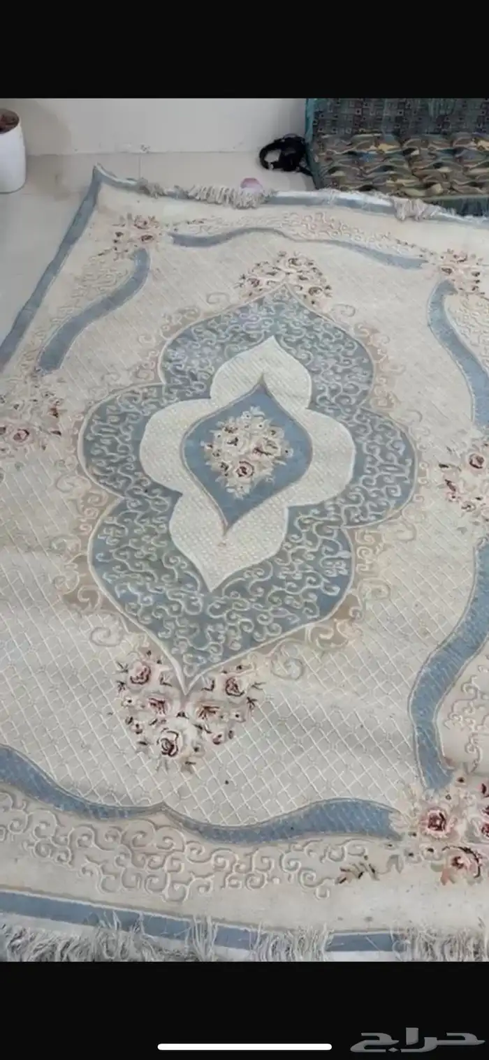 للبيع فرشات مقاس 2 متر في 3متر ورف نعال صغير وطاولة تلفزيون 1