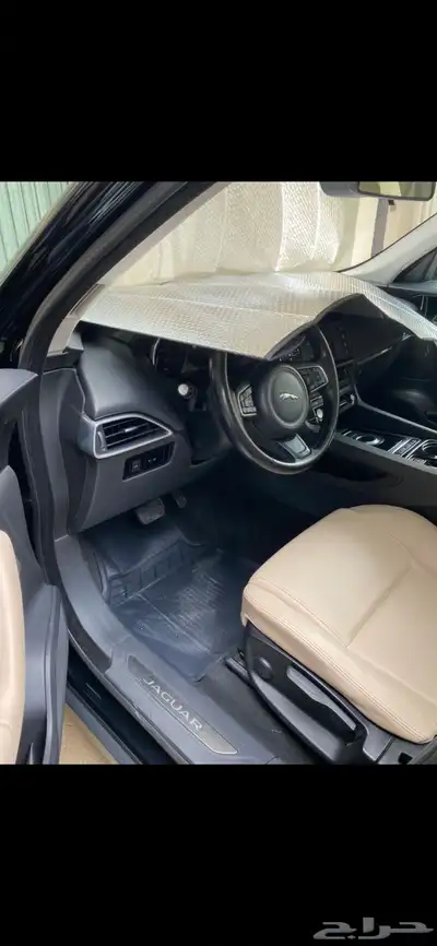 جاكوار F pace index